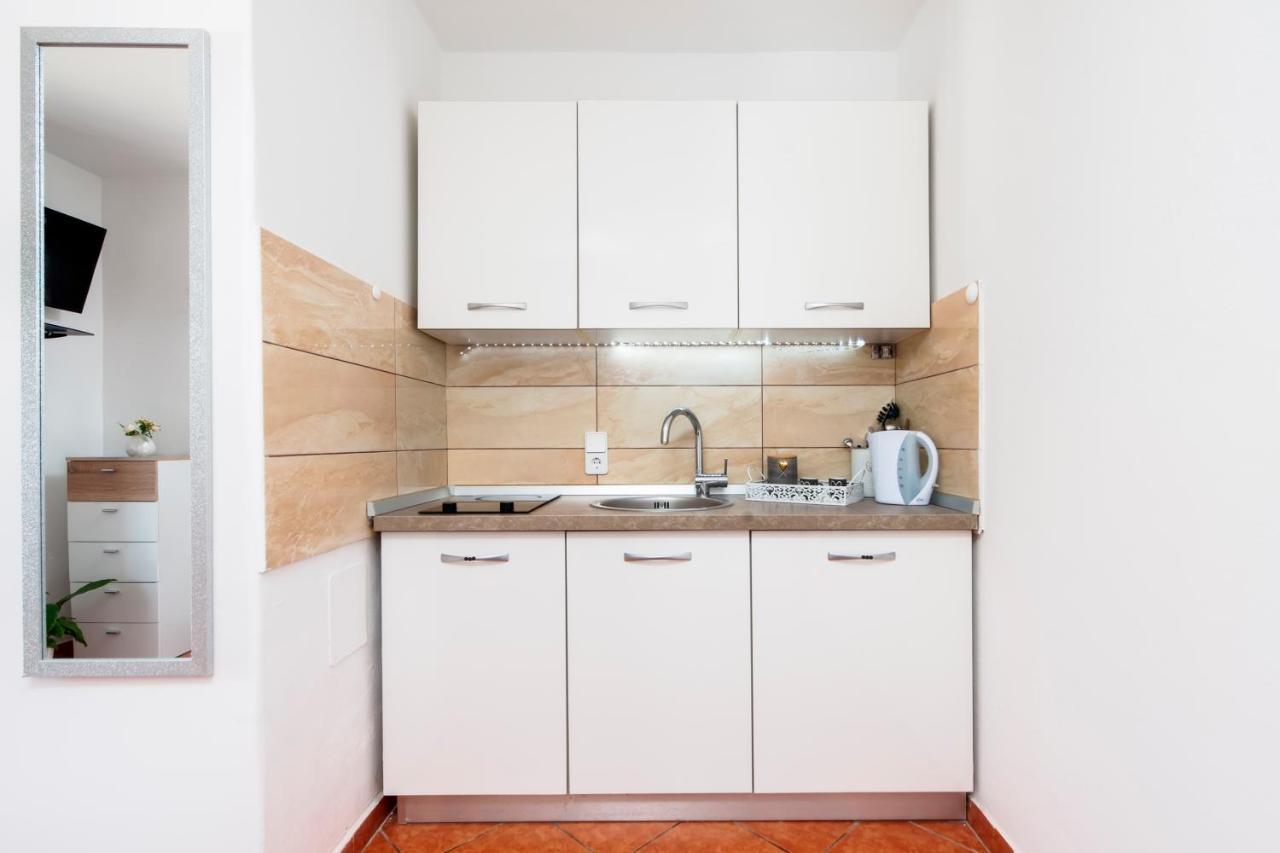 Apartment Biggy Ровінь Екстер'єр фото