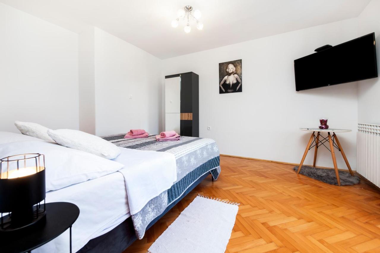 Apartment Biggy Ровінь Екстер'єр фото